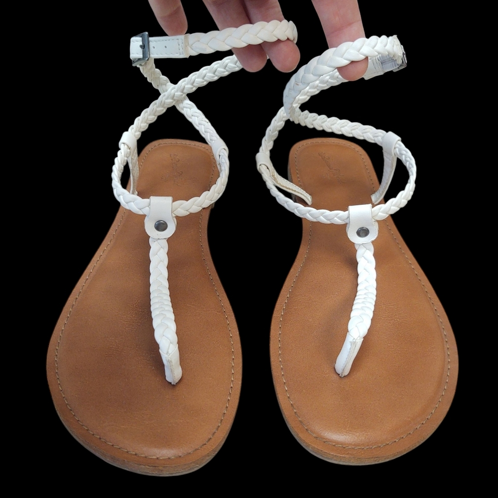 EUC Universal Thread White Braided Sandals Size 9.5